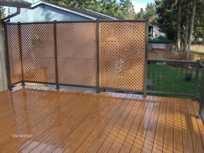 4-panel-privacy-screen-drdecks-installation-on-newly-cleaned-deck