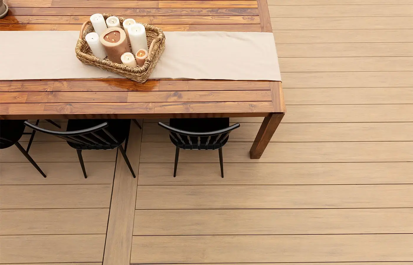 close-up-view-of-the-vintage-commercial-deck-with-outdoor-dining-area-in-tacoma-wa